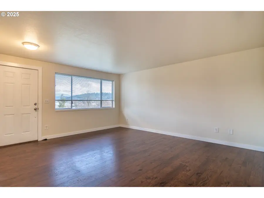 341 Ash St, Sutherlin, OR 97479 - Image #3