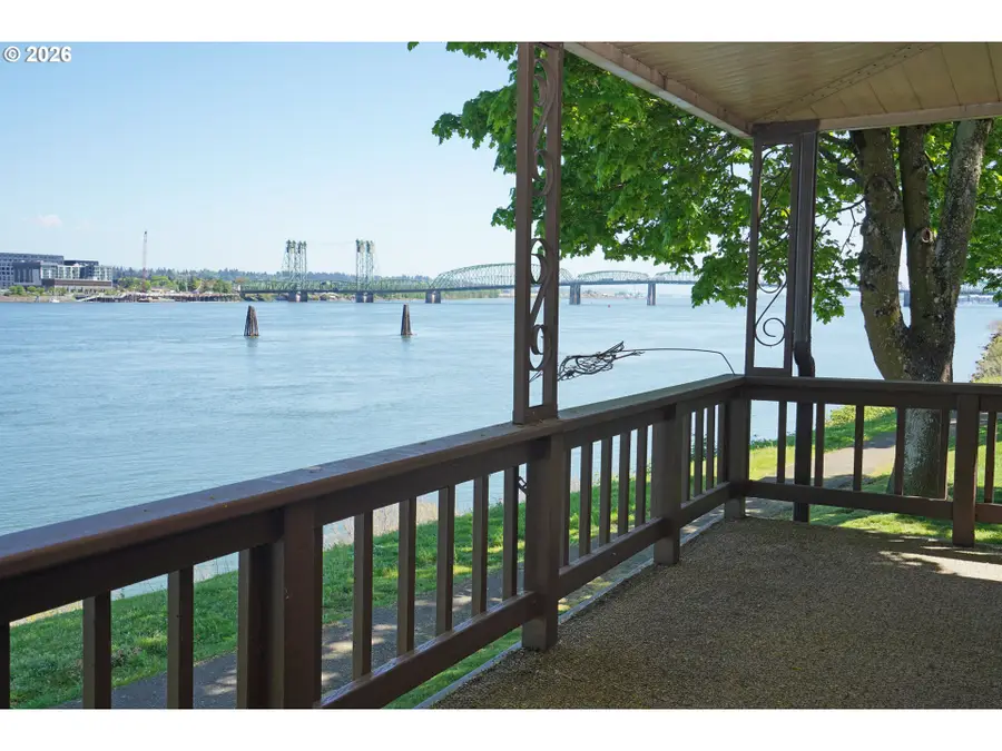 2241 N Menzies Dr, Portland, OR 97217 - #3