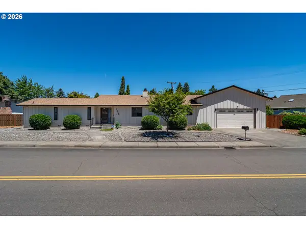 1728 NW Harvey Ave, Roseburg, OR 97471