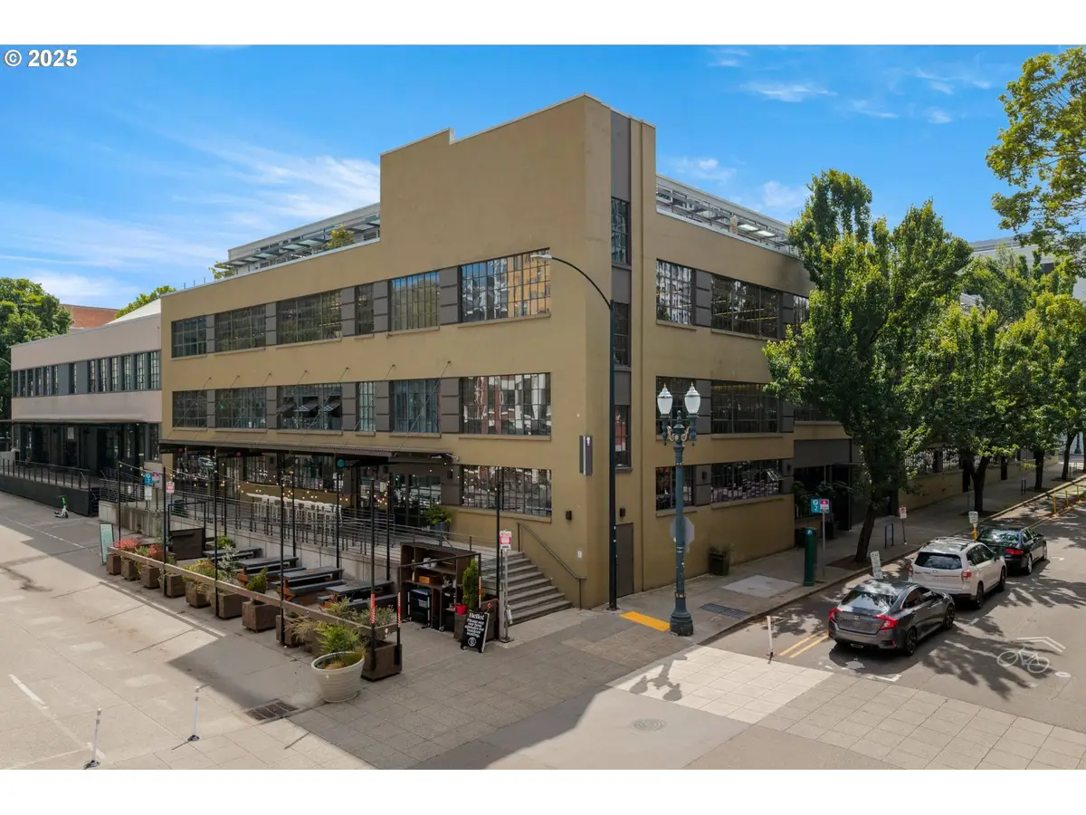323 NW 13th Ave #404, Portland, OR 97209 - Image #1