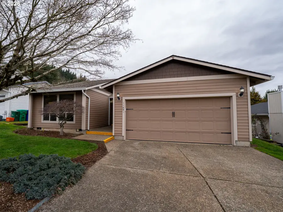 11481 SE Falbrook Dr, Clackamas, OR 97015 - #2