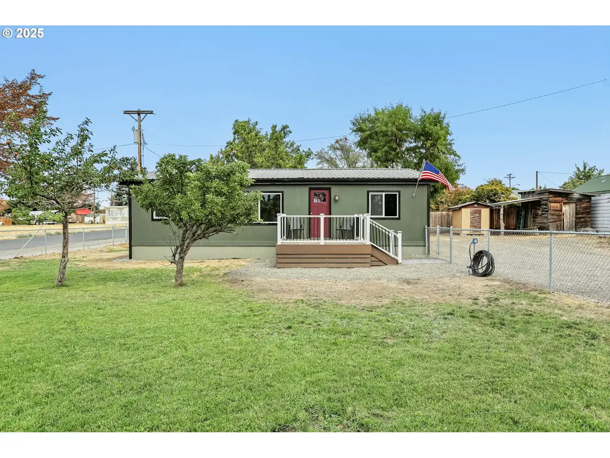 301 E Court St, Condon, OR 97823 - Image #1