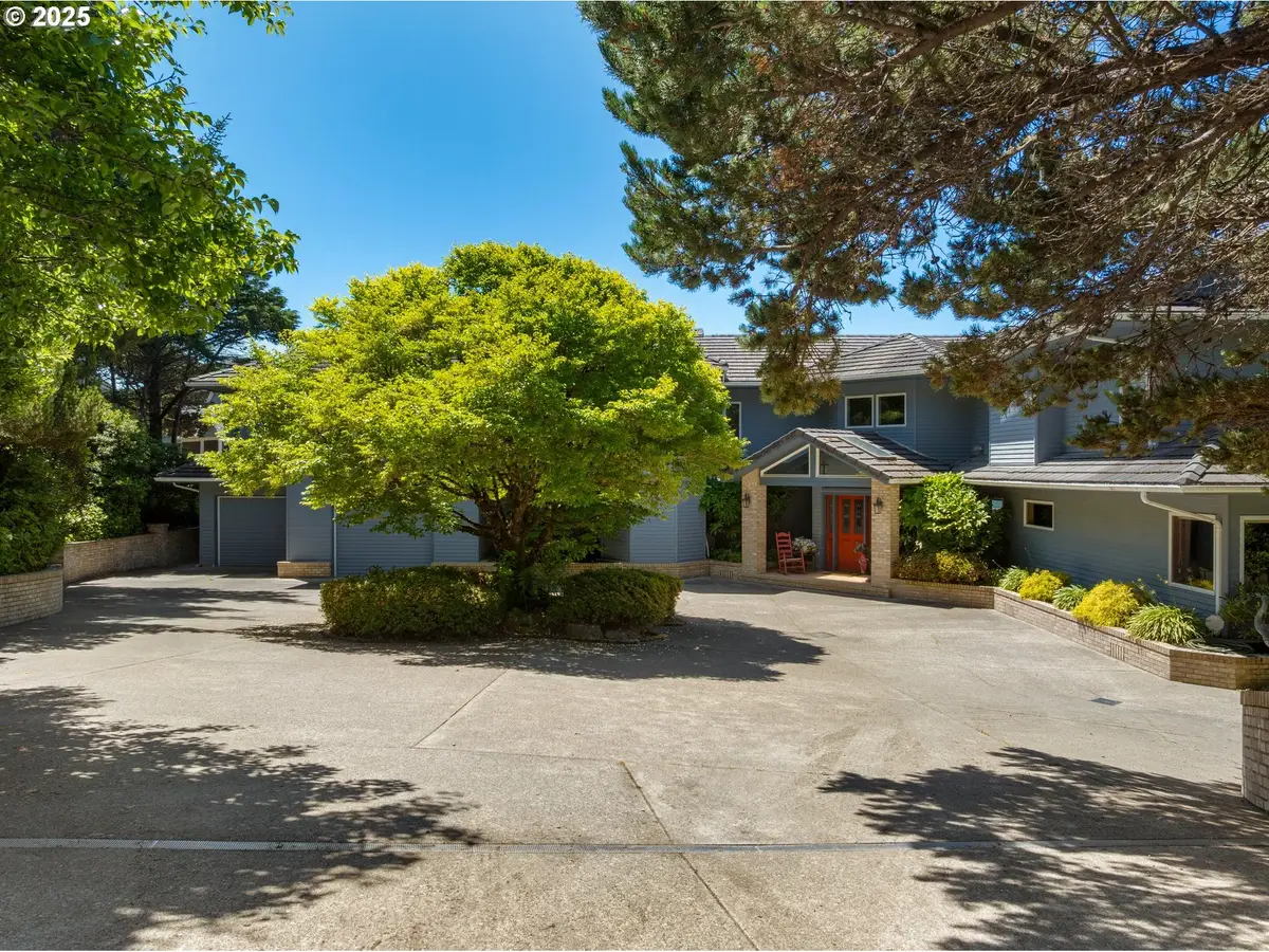 7088 NW Pacific Coast Hwy, Seal Rock, OR 97376 - Image #1