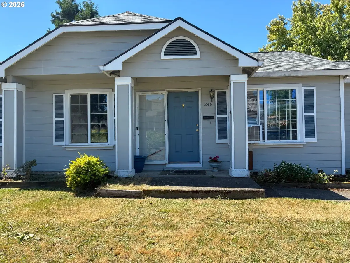 249 S Magnolia St, Cornelius, OR 97113 - #1