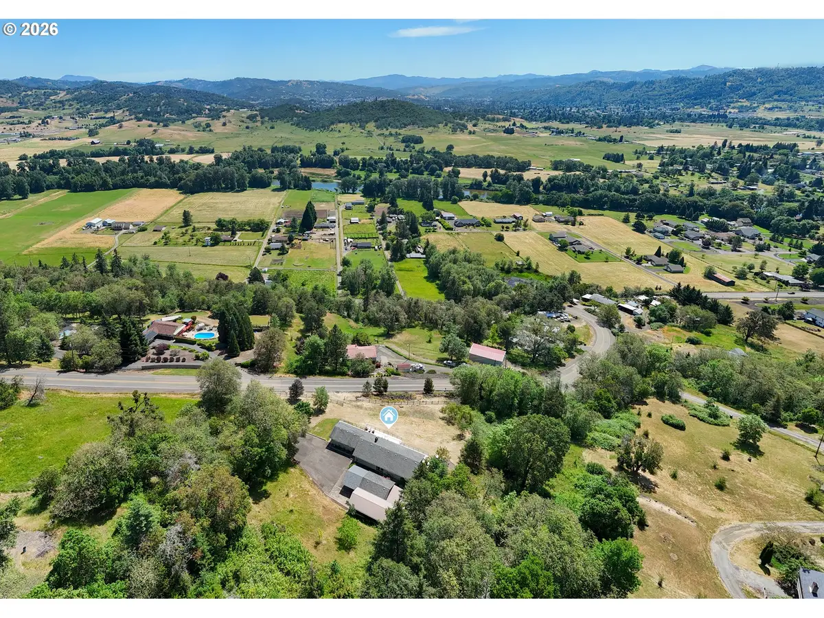 1007 Black Oak Dr, Roseburg, OR 97471 - #1