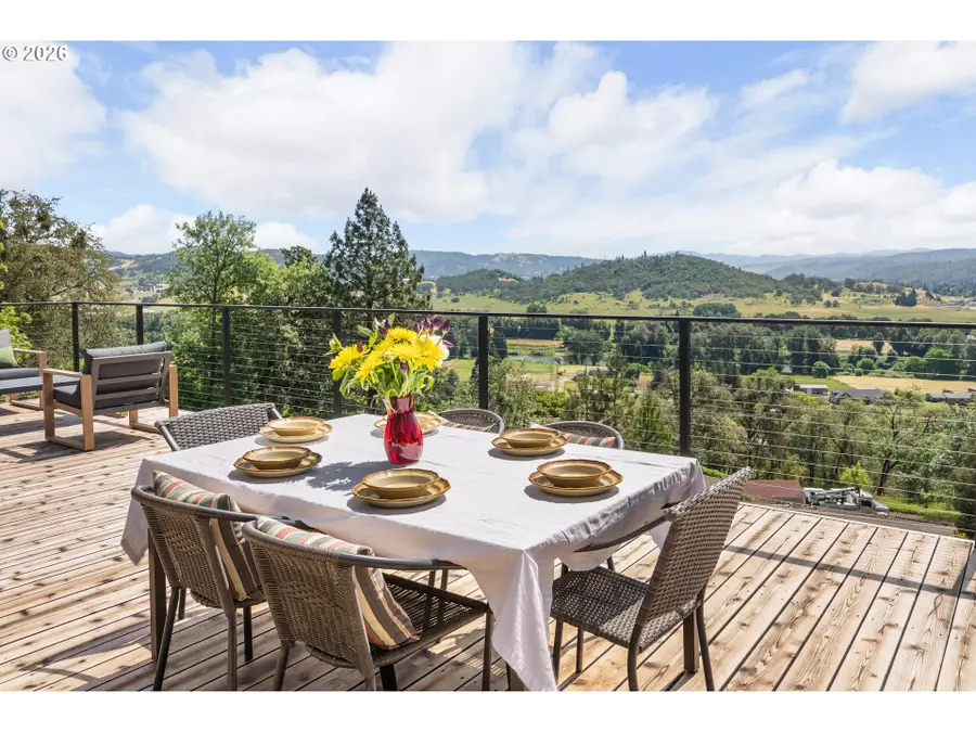 1007 Black Oak Dr, Roseburg, OR 97471 - #3