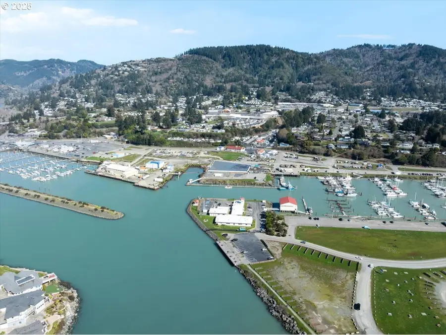 16252 Tolman Ln #12, Brookings, OR 97415 - Image #3