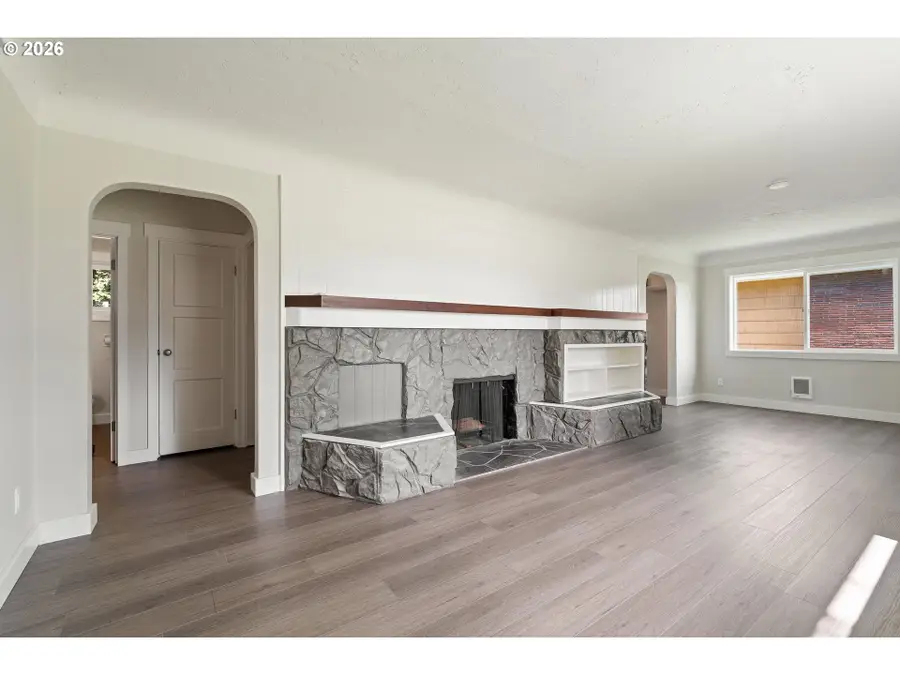 1811 15th Ave, Longview, WA 98632 - #2