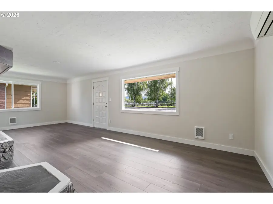 1811 15th Ave, Longview, WA 98632 - #3