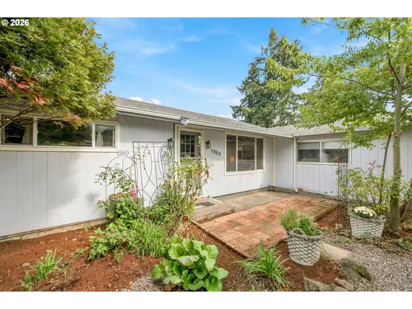 1753 Elkay Dr, Eugene, OR 97404
