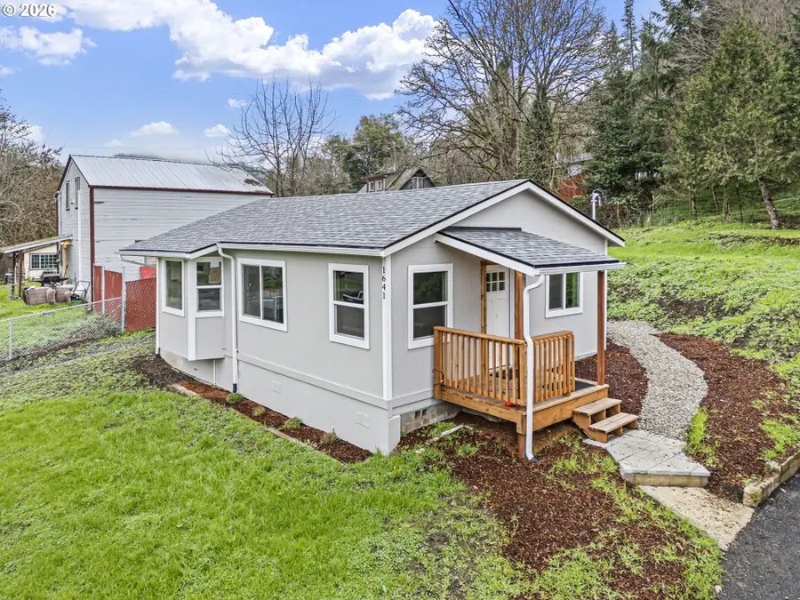 1641 SE Marsters Ave, Roseburg, OR 97470 - Image #3