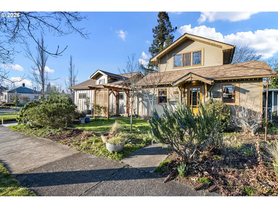 916 G St, Springfield, OR 97477 - Image #2