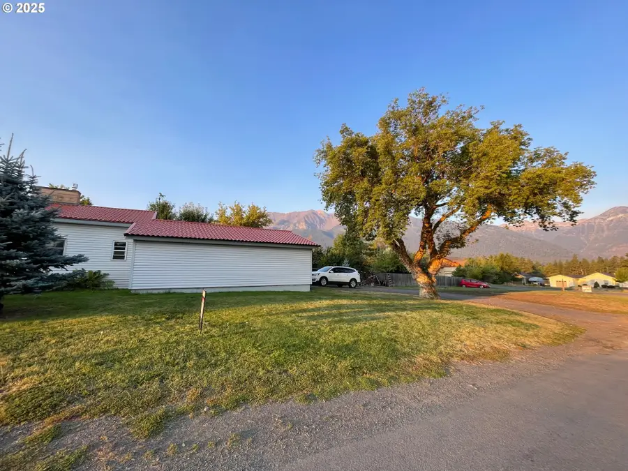 100 W 10th St, Joseph, OR 97846 - Image #3