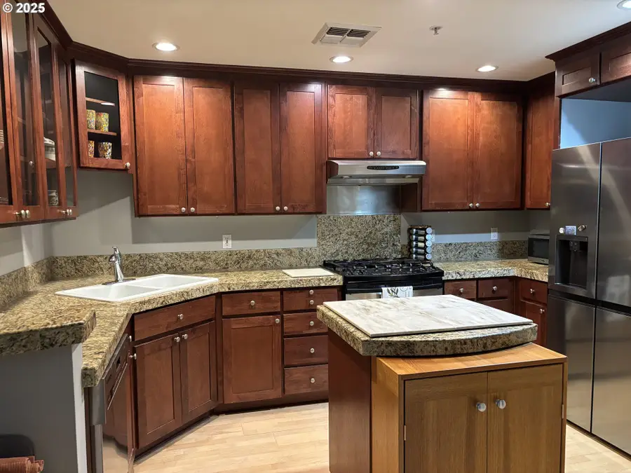 196 SE Spokane St #106, Portland, OR 97202 - Image #2