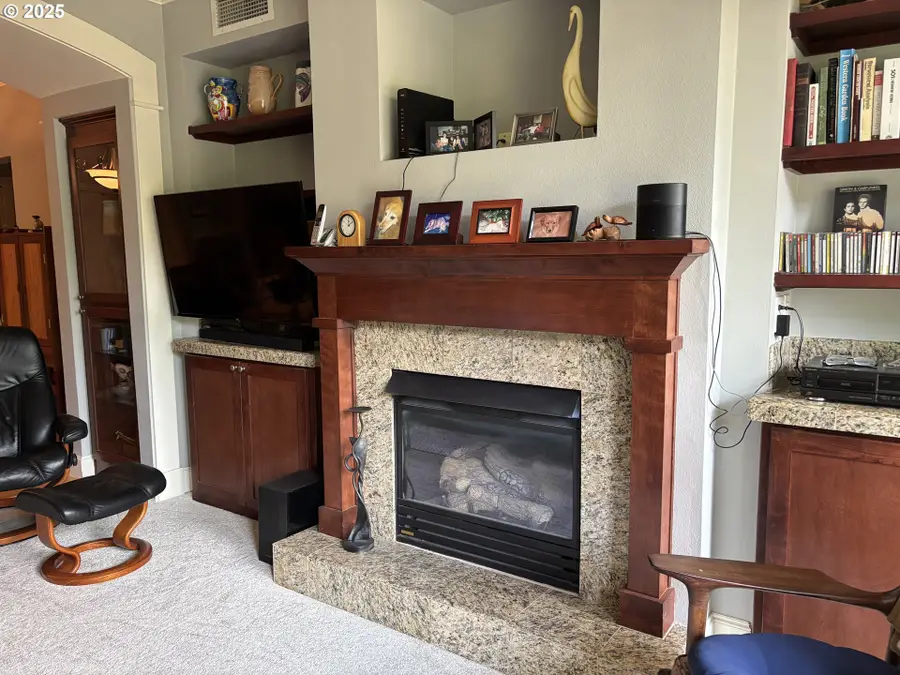 196 SE Spokane St #106, Portland, OR 97202 - Image #3