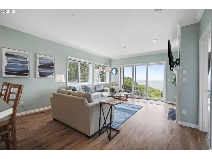 1113 N Highway 101 #1, Depoe Bay, OR 97341 - Image #3