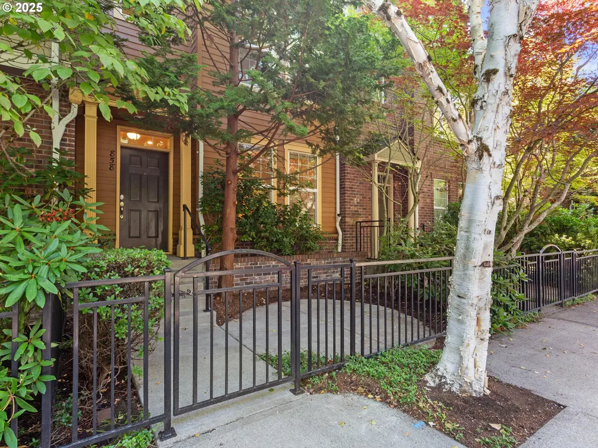 858 NE Caden Ave, Hillsboro, OR 97124 - Image #1