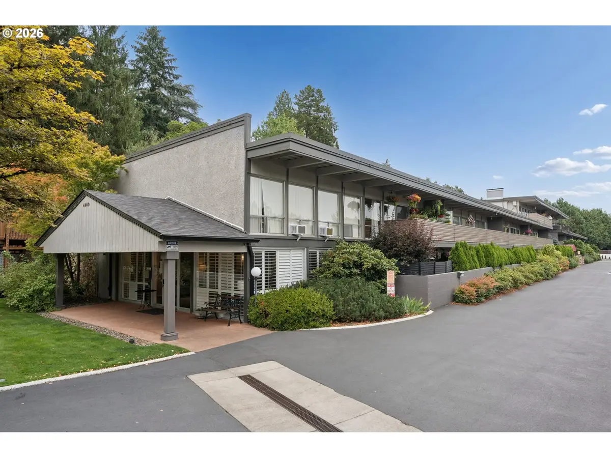 4460 SW Scholls Ferry Rd, Portland, OR 97225 - #1