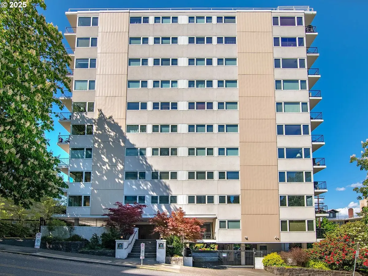 2211 SW Park Pl #803, Portland, OR 97205 - Image #1