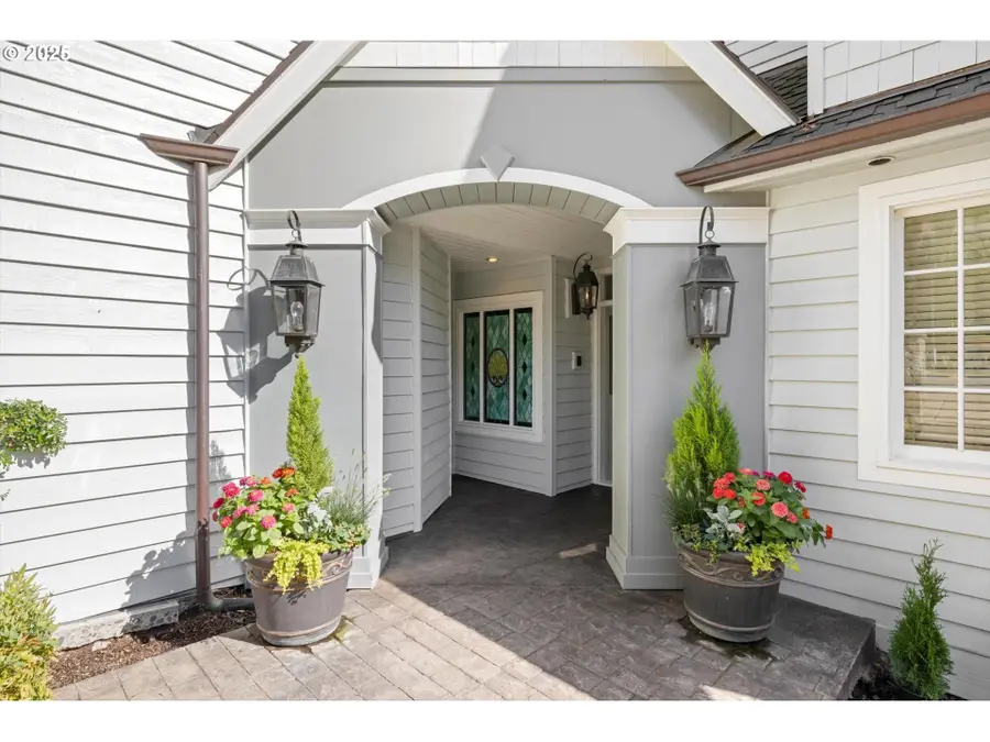 4368 Lakeview Blvd, Lake Oswego, OR 97035 - Image #2