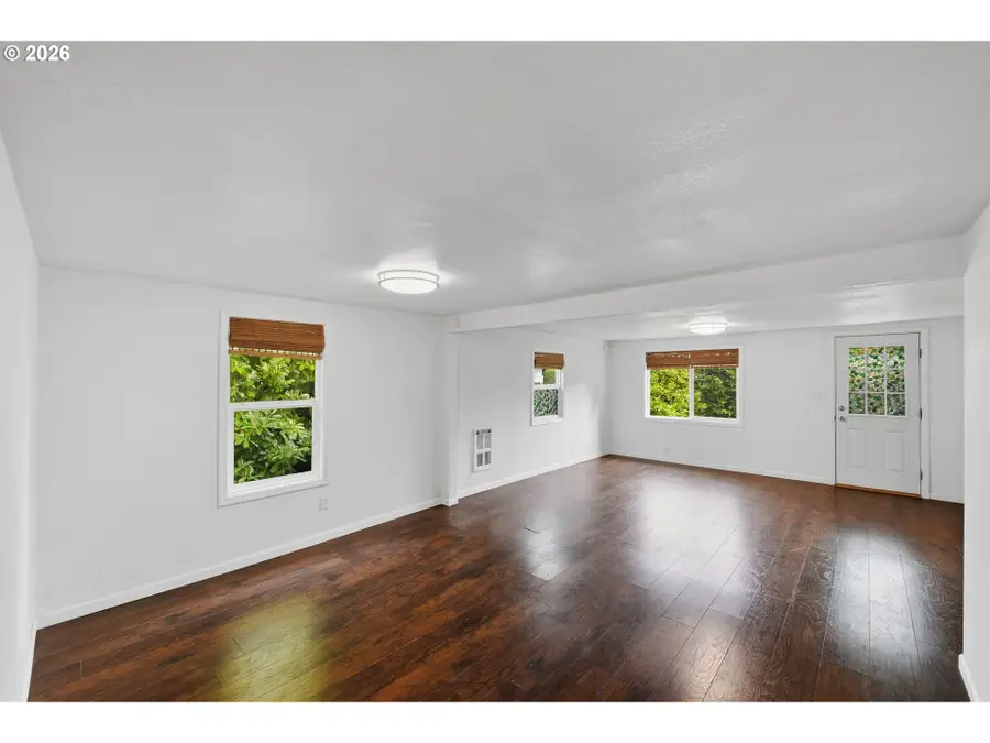 856 Augustine Ave, Coos Bay, OR 97420 - #2