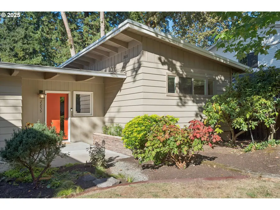 2255 Glen Haven Rd, Lake Oswego, OR 97034 - Image #2