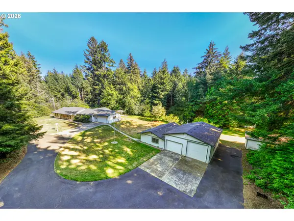84226 Clear Lake Rd, Florence, OR 97439