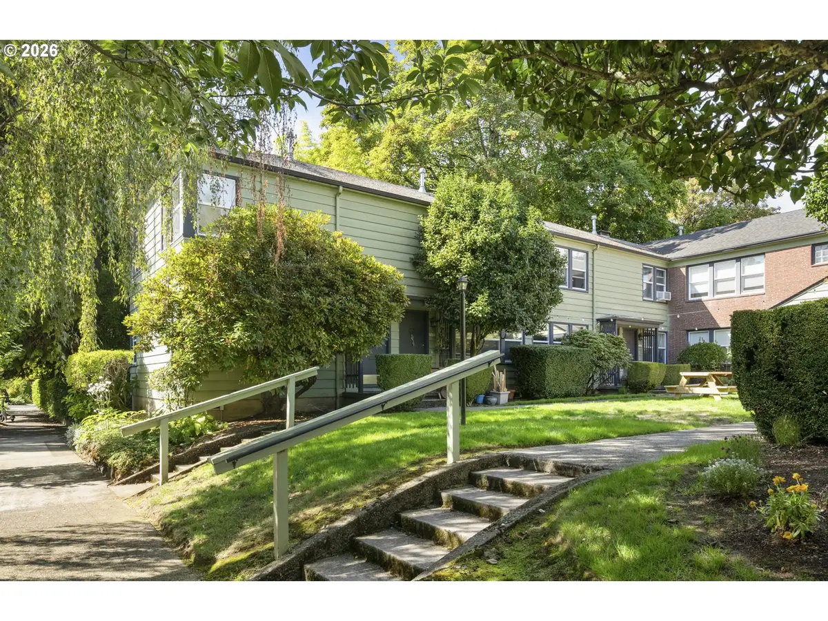 1621 SE Washington St, Portland, OR 97214 - #1