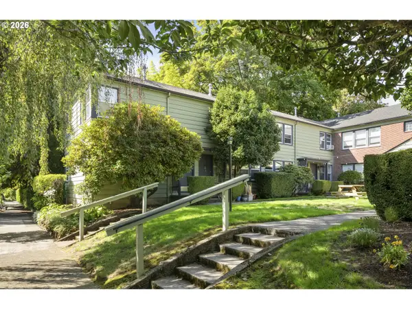 1621 SE Washington St, Portland, OR 97214