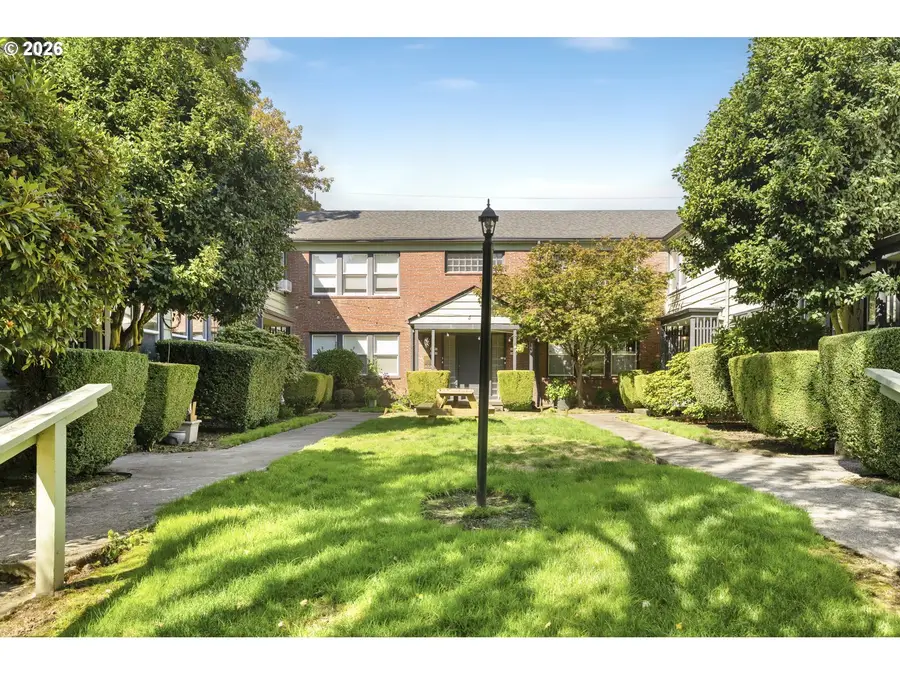 1621 SE Washington St, Portland, OR 97214 - #2