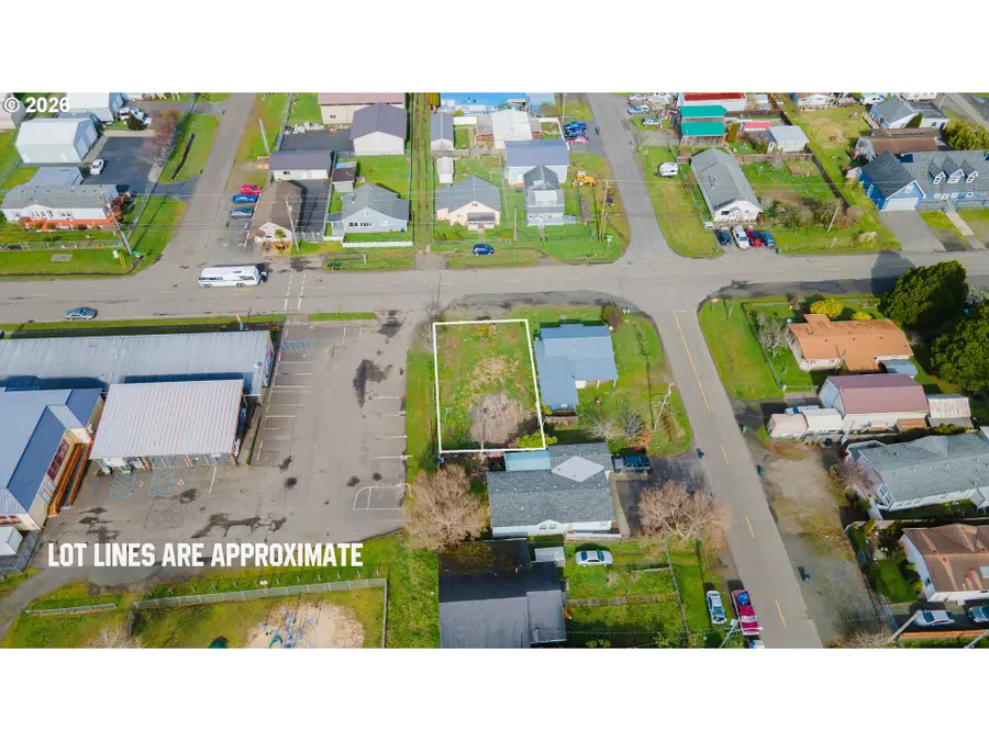 1015 N Lake Rd, Lakeside, OR 97449 - #3