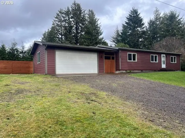 5147 Hilltop Dr, Florence, OR 97439 - #1