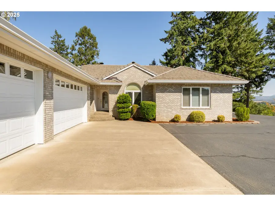 790 Tranquil Ln, Roseburg, OR 97471 - Image #2