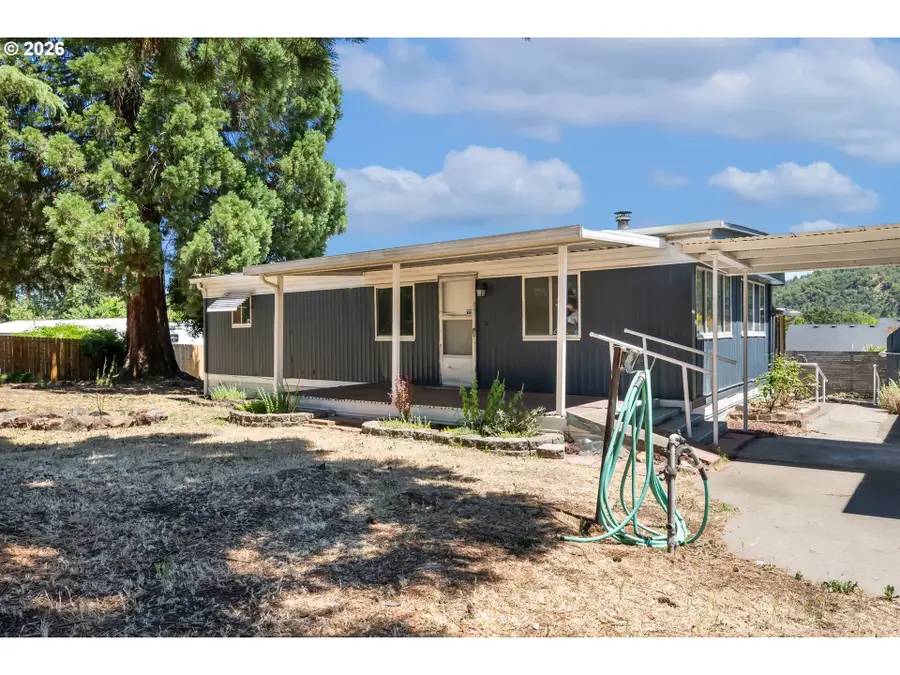 600 SE Edgewood St, Winston, OR 97496 - #3