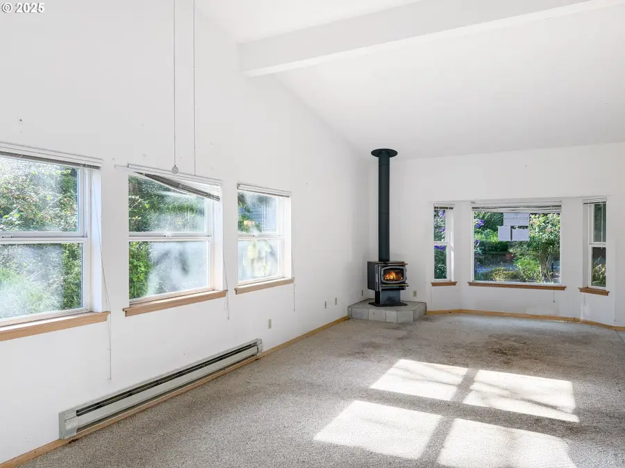 1475 Seacrest Ln, Brookings, OR 97415 - Image #3