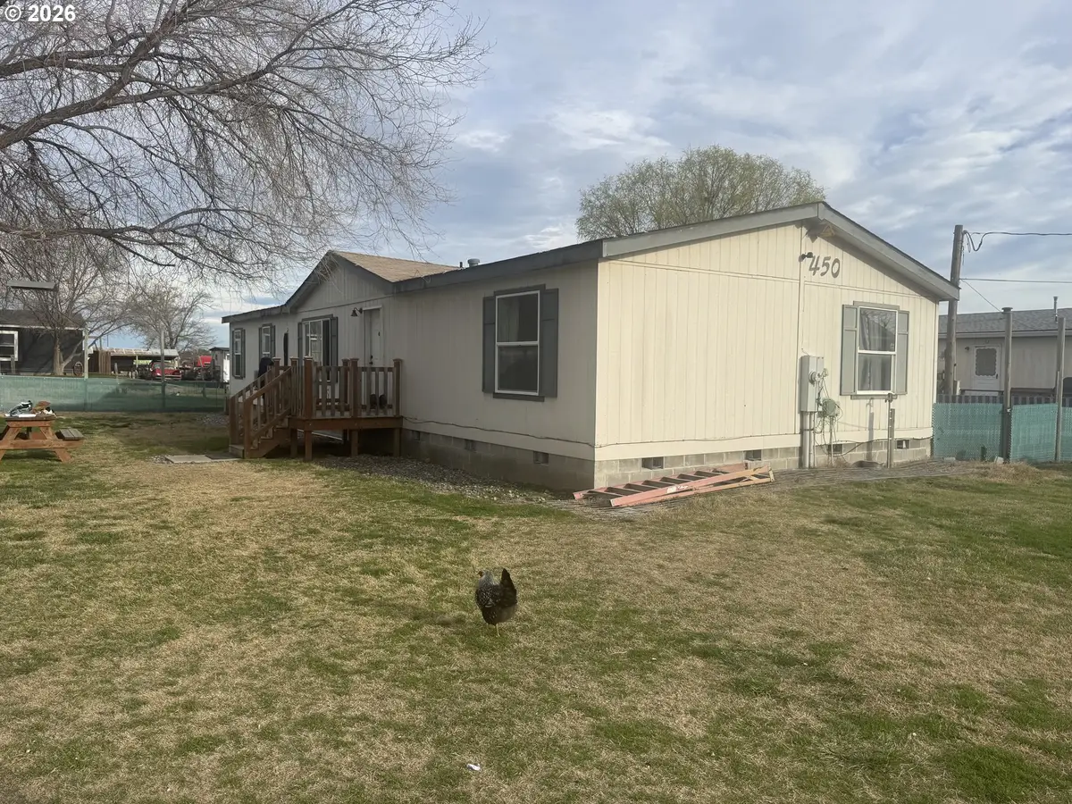 450 Wayne St, Stanfield, OR 97875 - #1