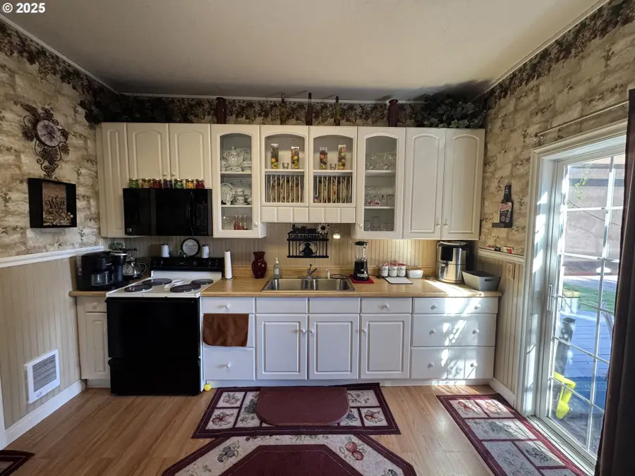 361 W Bridge St, Echo, OR 97826 - Image #2