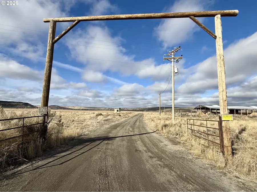 29327 Weaver Springs Rd, Burns, OR 97720 - #2