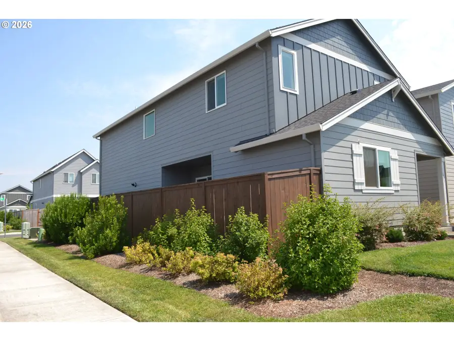 603 Pickering Ln, Woodburn, OR 97071 - #2