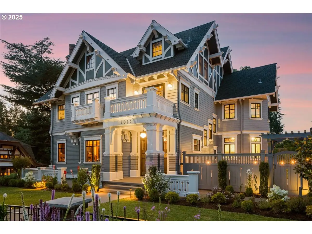 2023 SW Montgomery Dr, Portland, OR 97201 - #1