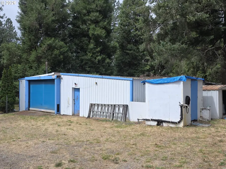 422 Lou Gray Dr, Myrtle Creek Riddle, OR 97457 - #2