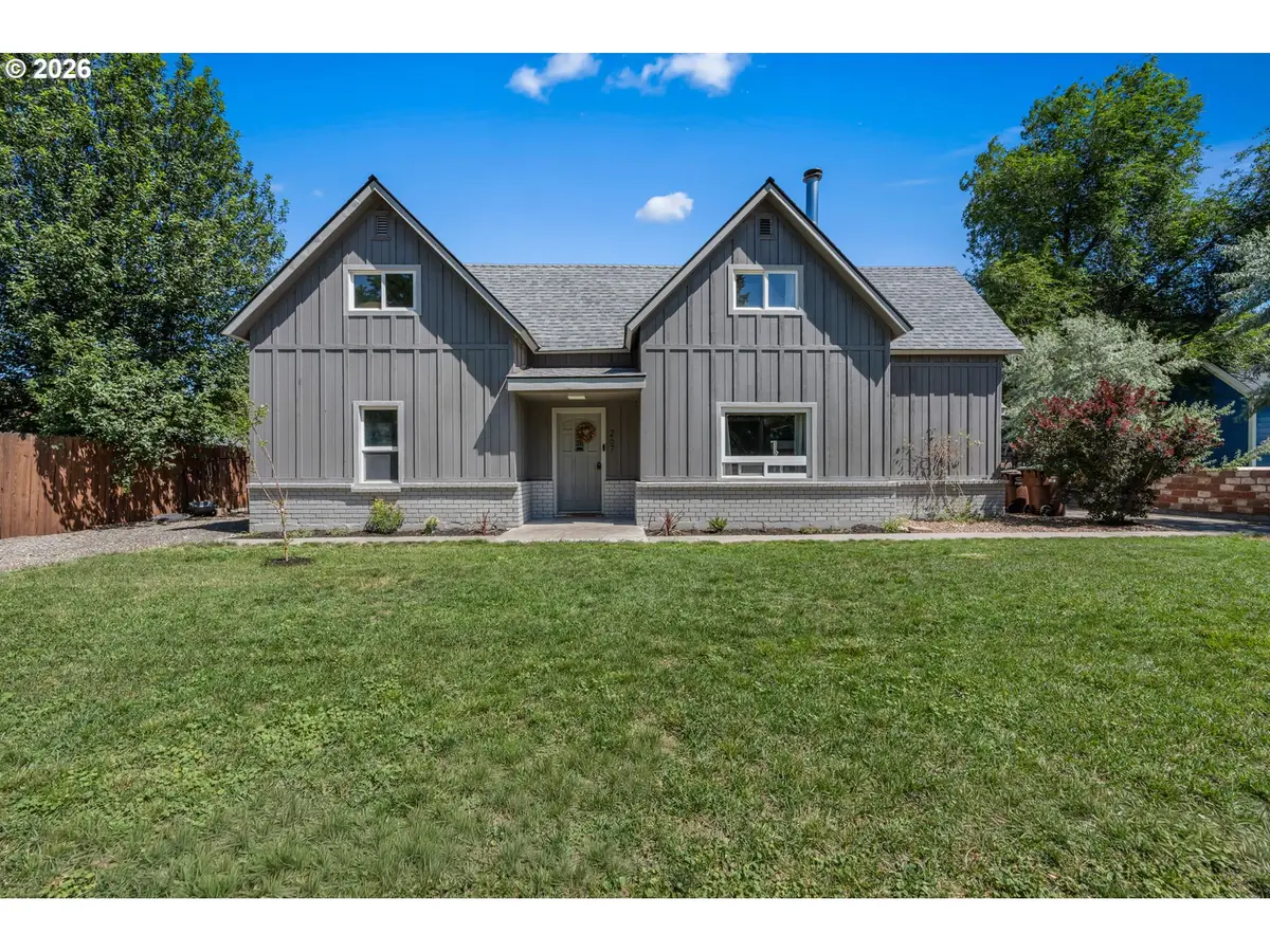 267 NW 5th St, Prineville, OR 97754 - #1