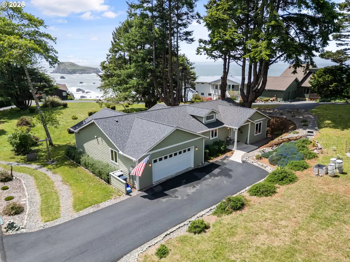 17440 Deer Park Dr, Brookings, OR 97415 - #1
