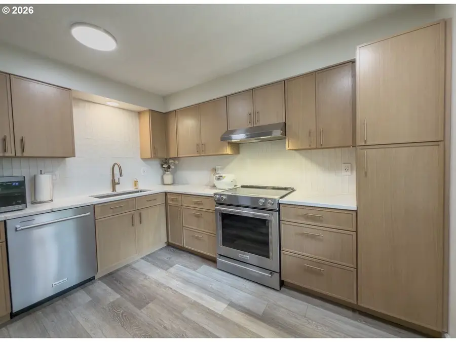 12040 SW Conestoga Dr, Beaverton, OR 97008 - #2