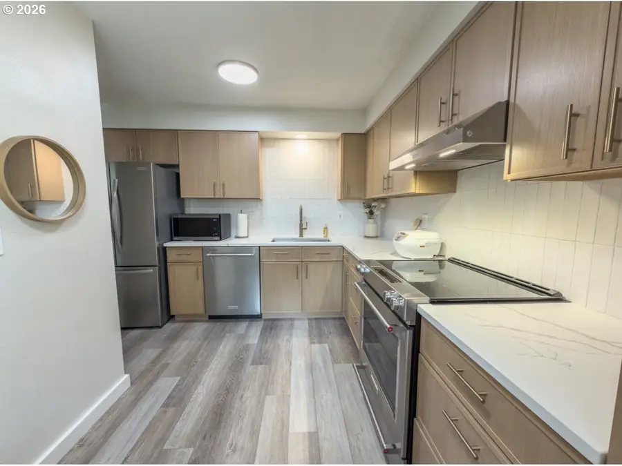 12040 SW Conestoga Dr, Beaverton, OR 97008 - #3