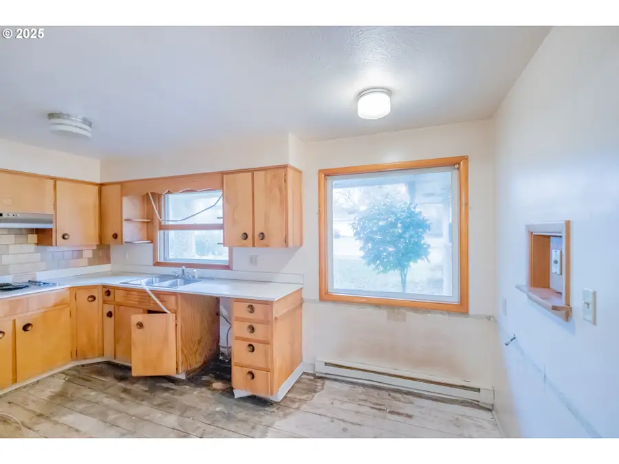 468 Idylwood Dr, Salem, OR 97302 - Image #2