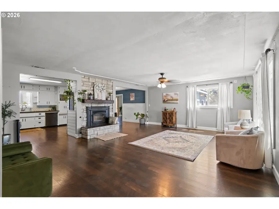 1640 NE 2nd St, Hermiston, OR 97838 - #3