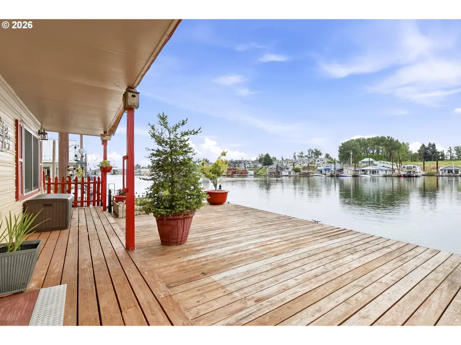 550 N Tomahawk Island Dr., Portland, OR 97217 - #2