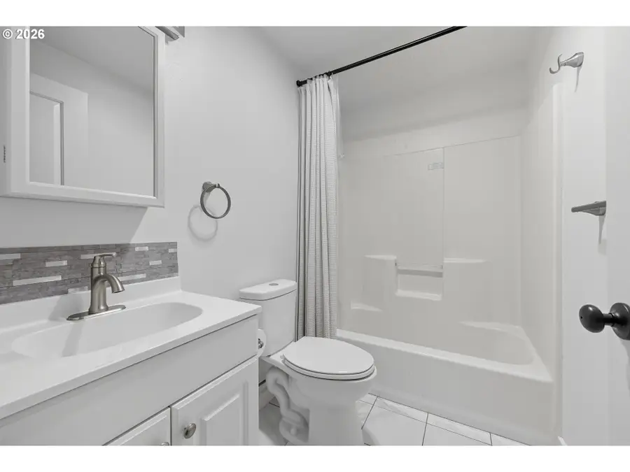 742 9th St, Washougal, WA 98671 - #3