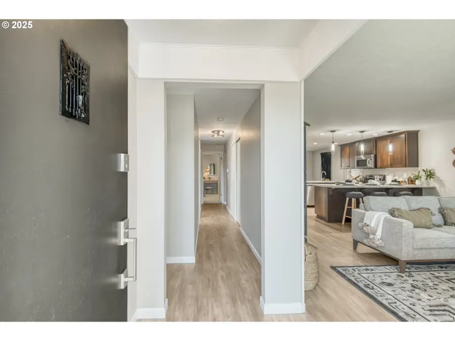 5375 SW Barclay Ct, Beaverton, OR 97005 - Image #2